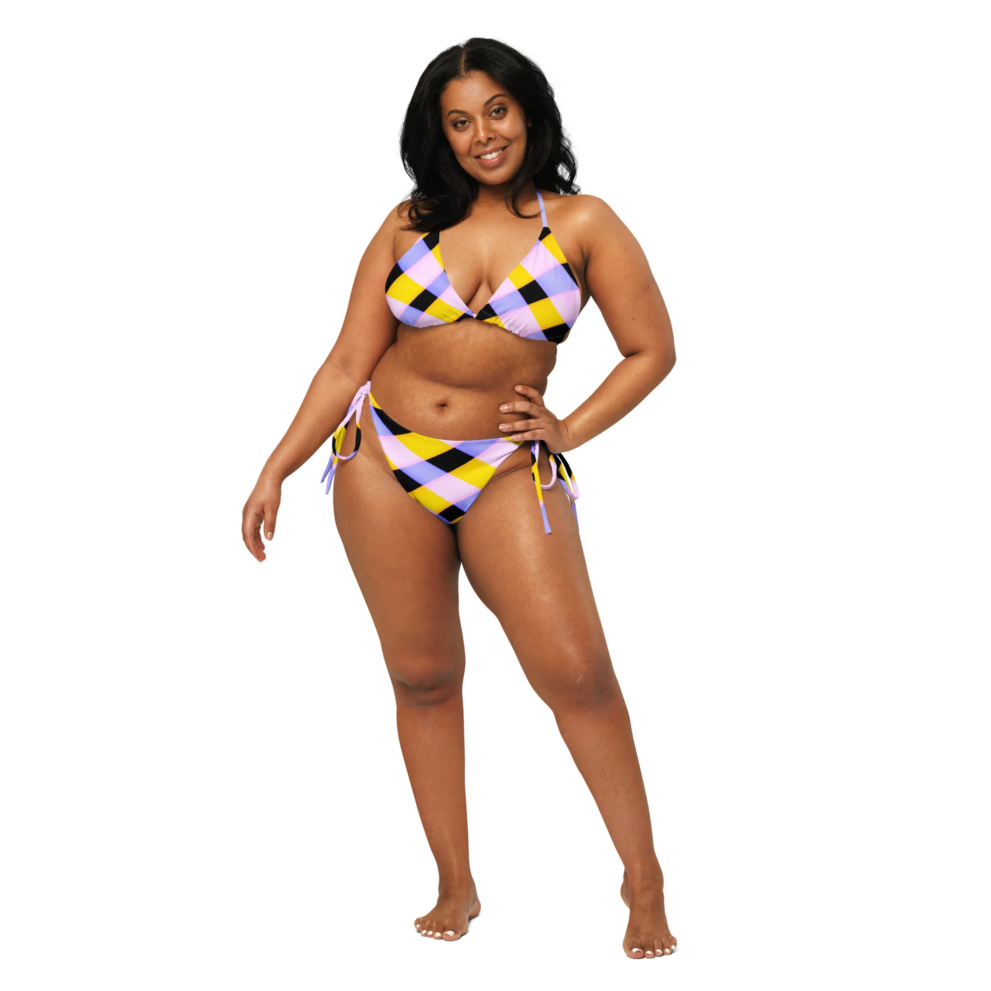 Féminin, confortable et élégant, profitez d'une protection solaire UPF 50+ tout au long de l'été avec ce bikini à cordon recyclé. Conçu avec soin, il est fabriqué en polyester doux recyclé à double couche. Personnalisez votre look en nouant les bretelles selon vos envies et plongez dans l'eau en toute beauté !