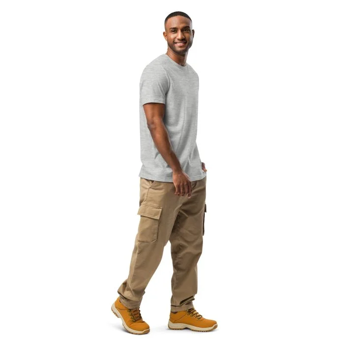 Découvrez l'excellence du style américain avec ce t-shirt unisexe. Disponible dès aujourd'hui, il incarne à la perfection l'élégance et la qualité qui vous démarqueront avec panache.