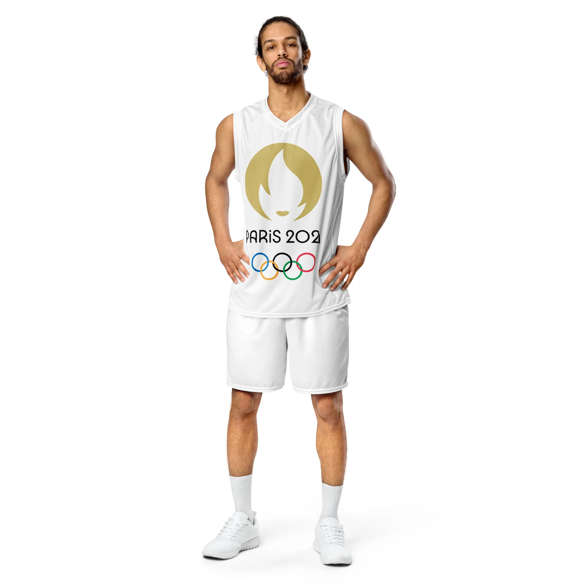 Vous cherchez un maillot de basket-ball qui permettra de passer au niveau supérieur ? Ne cherchez plus ! Fabriqué en polyester recyclé, ce maillot haute technologie est conçu pour que vous soyez au frais et au sec, même dans la chaleur de la compétition des J.O Paris 2024 . Portez-le comme une pièce de streetwear et faites tourner les têtes sur le terrain et en dehors.