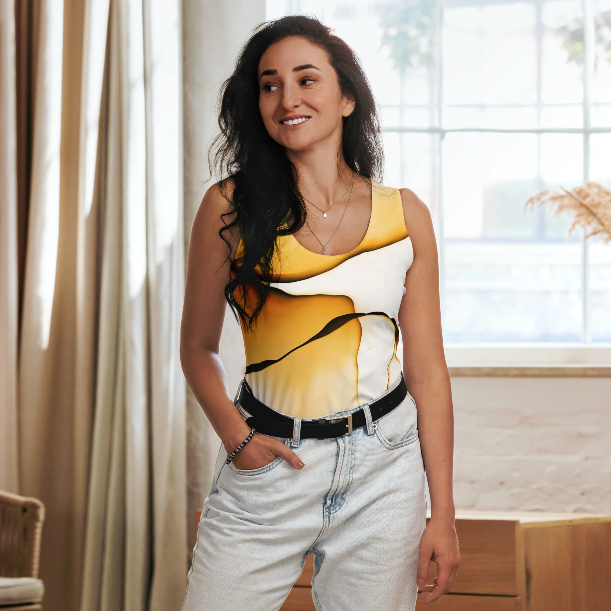 Ce débardeur près du corps est un must ! Avec son design très chic, il allie confort et élégance. Parfait pour toutes les occasions, il sublimera votre tenue avec une touche sophistiquée.