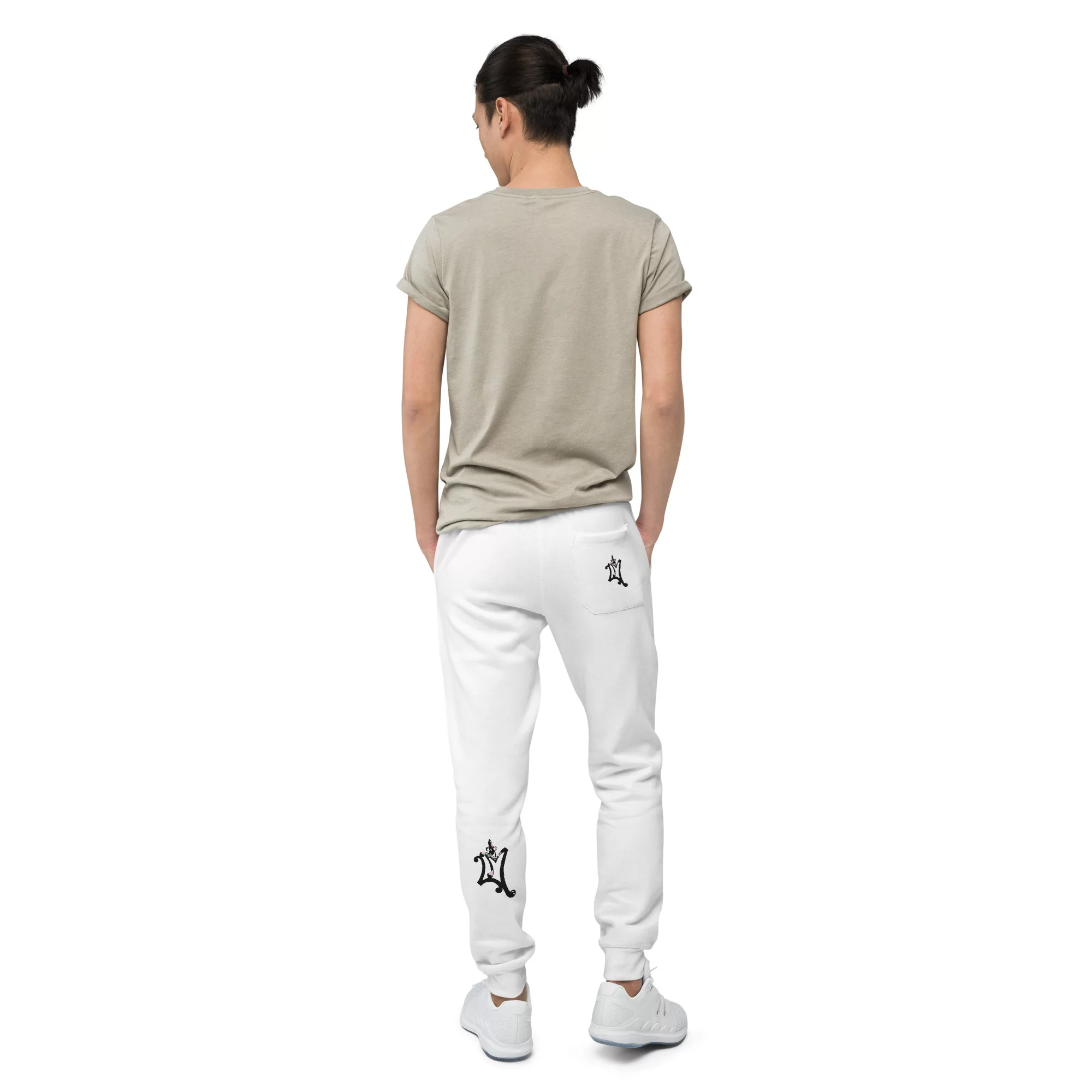 Bien fait et doublé molleton, ce confortable pantalon de survêtement en polaire unisexe sera votre premier choix pour une tenue décontractée de tous les jours. Ajoutez simplement un t-shirt graphique et des baskets pour finir le look.